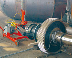 小车式液压拉马应用在大型钢厂